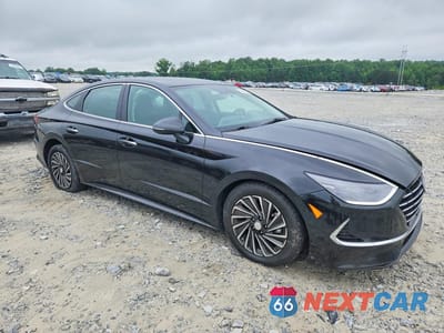 Czwarte zdjęcie samochodu z boku: 2021 HYUNDAI SONATA HYBRID LIMITED VIN:KMHL54JJ9MA031210 - miniatura