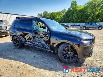 Czwarte zdjęcie samochodu z boku: 2025 BMW X7 XDRIVE40I VIN:5UX23EM05S9Z22669 - miniatura