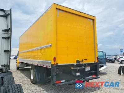 Trzecie zdjęcie samochodu z tyłu: 2026 INTERNATIONAL MV607 BOX TRUCK VIN:3HAEUMML4TL266176 - miniatura