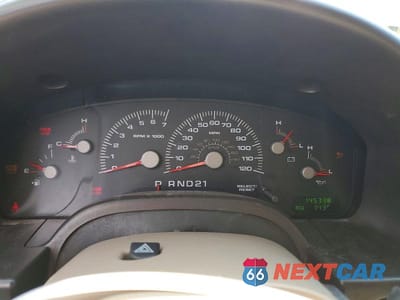Zdjęcie 9 z 14 samochodu: 2004 FORD EXPEDITION XLT VIN:1FMRU15W84LB91651 - miniatura