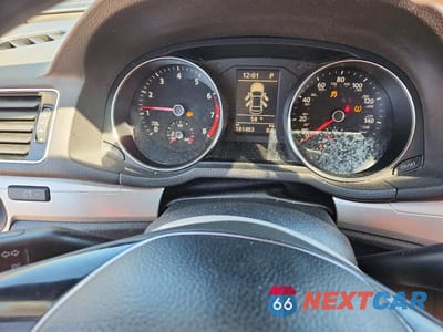 Zdjęcie 9 z 12 samochodu: 2017 VOLKSWAGEN PASSAT S VIN:1VWAT7A35HC015565 - miniatura