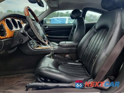 Zdjęcie 7 z 12 samochodu: 2005 JAGUAR XK8 VIN:SAJDA41C252A41227 - miniatura