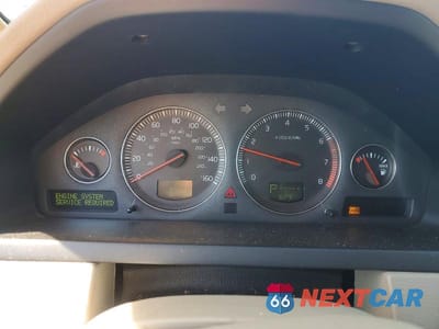 Zdjęcie 9 z 13 samochodu: 2004 VOLVO XC90 VIN:YV1CY59H841069735 - miniatura
