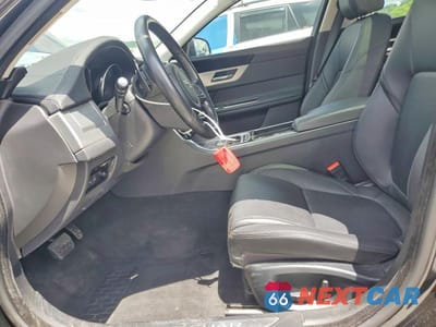 Zdjęcie 7 z 12 samochodu: 2018 JAGUAR XF PREMIUM VIN:SAJBJ4EV9JCY54813 - miniatura