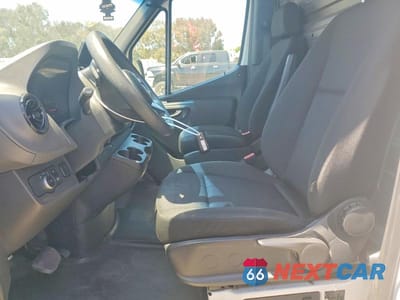 Zdjęcie 7 z 13 samochodu: 2019 MERCEDES BENZ SPRINTER 2500 REFRIGERATED DELIVERY VAN VIN:WD4PF1CD1KP070284 - miniatura
