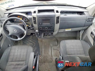 Zdjęcie 8 z 13 samochodu: 2014 MERCEDES-BENZ 2500 CREW VIN:WD3PE7CC1E5855762 - miniatura