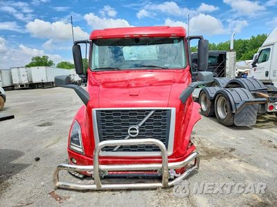 Zdjęcie 7 z 10 samochodu: 2020 VOLVO VNR SEMI TRUCK VIN:4V4WC9EG0LN239393 - miniatura
