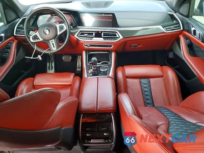 Zdjęcie 8 z 13 samochodu: 2022 BMW X5 M VIN:5YMJU0C02N9L56562 - miniatura