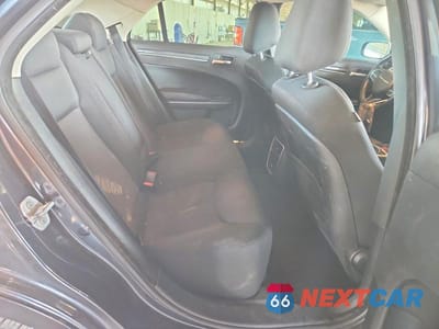 Zdjęcie 10 z 13 samochodu: 2018 CHRYSLER 300 TOURING VIN:2C3CCAAG8JH282038 - miniatura