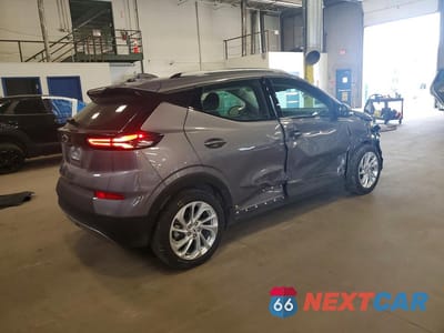 Trzecie zdjęcie samochodu z tyłu: 2023 CHEVROLET BOLT EUV LT VIN:1G1FY6S05P4176671 - miniatura