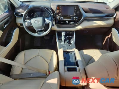 Zdjęcie 8 z 13 samochodu: 2021 TOYOTA HIGHLANDER XLE VIN:5TDHZRBH5MS551589 - miniatura