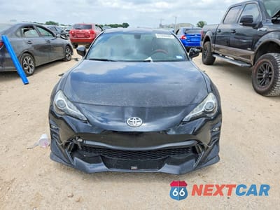 Piąte zdjęcie samochodu w środku: 2019 TOYOTA 86 TRD SPECIAL EDITION VIN:JF1ZNAE19K9702029 - miniatura