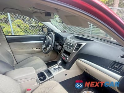 Piąte zdjęcie samochodu w środku: 2011 SUBARU OUTBACK 2.5I VIN:4S4BRBAC1B3347708 - miniatura