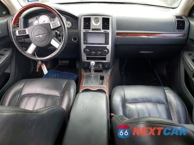 Zdjęcie 8 z 12 samochodu: 2009 CHRYSLER 300C VIN:2C3KA63T49H572507 - miniatura