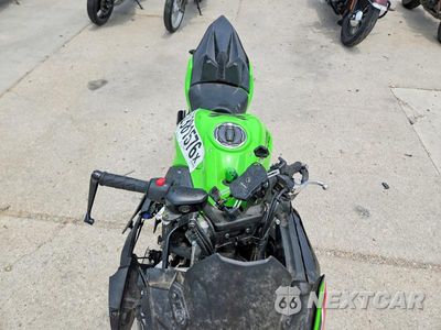 Piąte zdjęcie samochodu w środku: 2024 KAWASAKI EX650 P VIN:ML5EXEP16RDAB7056 - miniatura