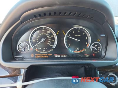 Zdjęcie 9 z 13 samochodu: 2015 BMW X5 XDRIVE50I VIN:5UXKR6C51F0J75339 - miniatura