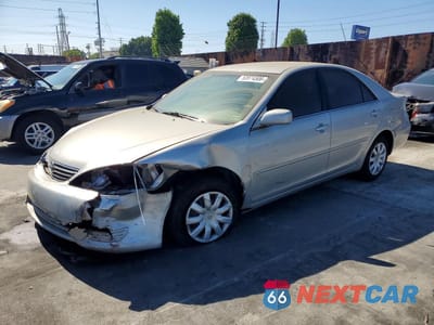 2005 TOYOTA CAMRY LE 4T1BE32K55U595692 - główne zdjęcie licytacji z USA - miniatura