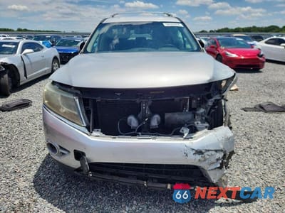 Piąte zdjęcie samochodu w środku: 2015 NISSAN PATHFINDER SV VIN:5N1AR2MN3FC615186 - miniatura