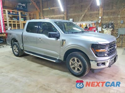 Czwarte zdjęcie samochodu z boku: 2025 FORD F150 XLT VIN:1FTFW3L58SKE29931 - miniatura
