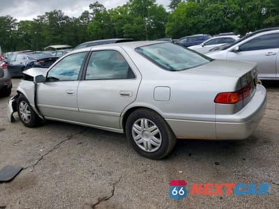 Drugie zdjęcie samochodu z przodu: 2001 TOYOTA CAMRY LE VIN:4T1BG22K01U031771 - miniatura