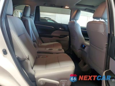 Zdjęcie 11 z 13 samochodu: 2019 TOYOTA HIGHLANDER LIMITED VIN:5TDDZRFH7KS962255 - miniatura