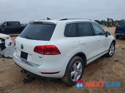 Trzecie zdjęcie samochodu z tyłu: 2012 VOLKSWAGEN TOUAREG V6 VIN:WVGEF9BP2CD007365 - miniatura