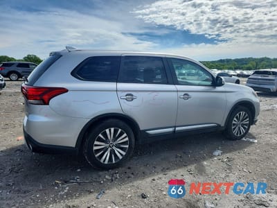 Trzecie zdjęcie samochodu z tyłu: 2019 MITSUBISHI OUTLANDER SE VIN:JA4AZ3A3XKJ001684 - miniatura
