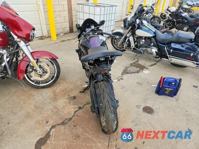 Czwarte zdjęcie samochodu z boku: 2025 YAMAHA YZFR7 VIN:JYARM38E3SA015419 - miniatura