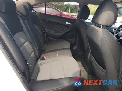 Zdjęcie 10 z 12 samochodu: 2018 KIA FORTE LX VIN:3KPFL4A74JE211005 - miniatura