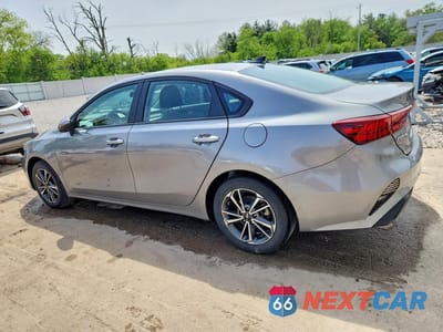 Drugie zdjęcie samochodu z przodu: 2022 KIA FORTE LXS VIN:3KPF24AD9NE468269 - miniatura