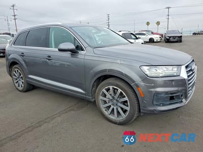 Czwarte zdjęcie samochodu z boku: 2019 AUDI Q7 PREMIUM PLUS VIN:WA1LHAF75KD037146 - miniatura