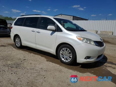 Czwarte zdjęcie samochodu z boku: 2015 TOYOTA SIENNA XLE PREMIUM 8-PASSENGER VIN:5TDYK3DC9FS550192 - miniatura