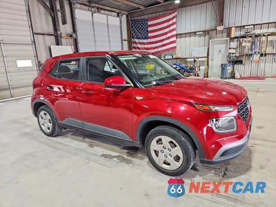 Czwarte zdjęcie samochodu z boku: 2020 HYUNDAI VENUE SE VIN:KMHRB8A3XLU031757 - miniatura