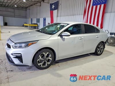 2021 KIA FORTE LXS 3KPF24AD6ME269632 - główne zdjęcie licytacji z USA - miniatura
