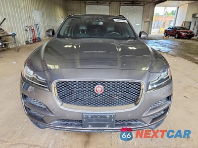 Piąte zdjęcie samochodu w środku: 2018 JAGUAR F-PACE PRESTIGE VIN:SADCK2FN0JA293288 - miniatura