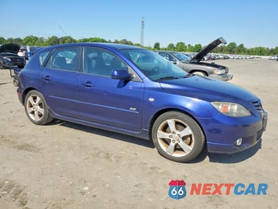Czwarte zdjęcie samochodu z boku: 2004 MAZDA 3 HATCHBACK VIN:JM1BK143641150613 - miniatura