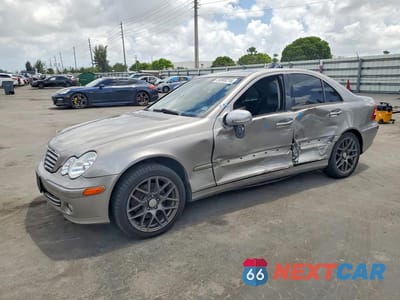 2005 MERCEDES-BENZ C 240 4MATIC WDBRF81J85F628435 - główne zdjęcie licytacji z USA - miniatura