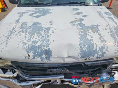 Zdjęcie 11 z 12 samochodu: 2003 GMC NEW SIERRA C1500 VIN:2GTEC19V331374886 - miniatura