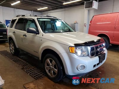 Czwarte zdjęcie samochodu z boku: 2008 FORD ESCAPE XLT VIN:1FMCU03138KE30106 - miniatura