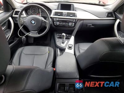 Zdjęcie 8 z 13 samochodu: 2018 BMW 320 I VIN:WBA8A9C57JAH12142 - miniatura