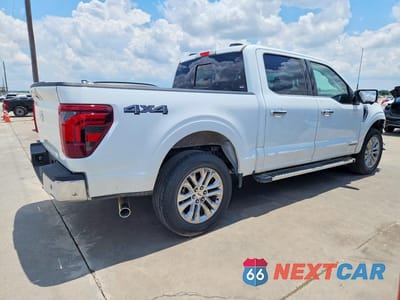 Trzecie zdjęcie samochodu z tyłu: 2025 FORD F150 LARIAT VIN:1FTFW5LD8SFB62088 - miniatura