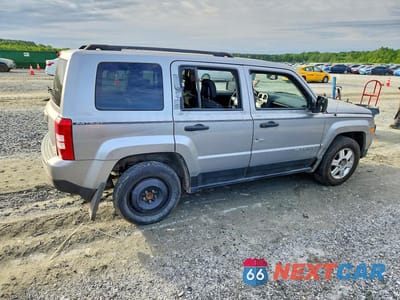 Trzecie zdjęcie samochodu z tyłu: 2016 JEEP PATRIOT SPORT VIN:1C4NJPBA0GD789996 - miniatura