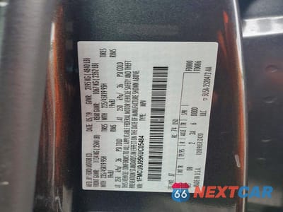 Zdjęcie 13 z 13 samochodu: 2019 FORD ESCAPE TITANIUM VIN:1FMCU9J95KUC05484 - miniatura