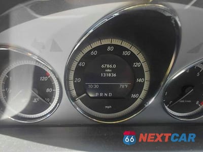 Zdjęcie 8 z 10 samochodu: 2010 MERCEDES-BENZ C 300 4MATIC VIN:WDDGF8BB2AR105863 - miniatura