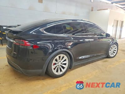 Trzecie zdjęcie samochodu z tyłu: 2016 TESLA MODEL X P90D VIN:5YJXCAE4XGFS00192 - miniatura