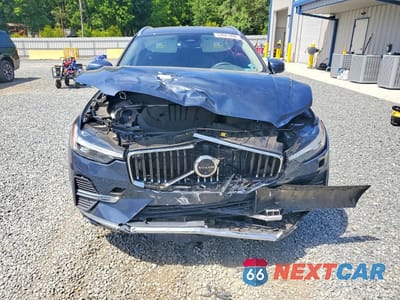 Piąte zdjęcie samochodu w środku: 2023 VOLVO XC60 PLUS VIN:YV4L12RN6P1199089 - miniatura