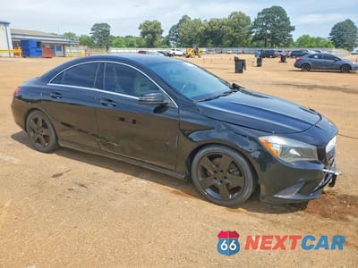 Czwarte zdjęcie samochodu z boku: 2015 MERCEDES-BENZ CLA 250 VIN:WDDSJ4EB1FN176791 - miniatura