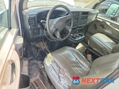 Zdjęcie 8 z 13 samochodu: 2005 GMC SAVANA CUTAWAY G3500 VIN:1GDJG31V151907610 - miniatura