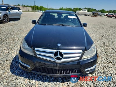 Piąte zdjęcie samochodu w środku: 2012 MERCEDES-BENZ C 250 VIN:WDDGF4HB9CA614303 - miniatura