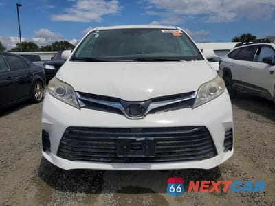 Piąte zdjęcie samochodu w środku: 2019 TOYOTA SIENNA LE VIN:5TDKZ3DC2KS013160 - miniatura